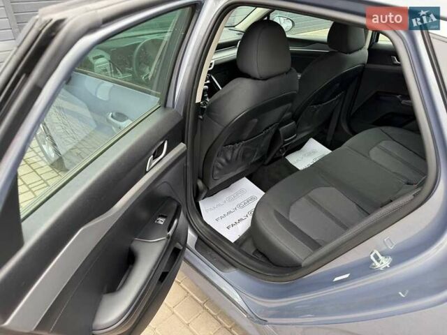Сірий Кіа K5, об'ємом двигуна 1.6 л та пробігом 58 тис. км за 22600 $, фото 20 на Automoto.ua