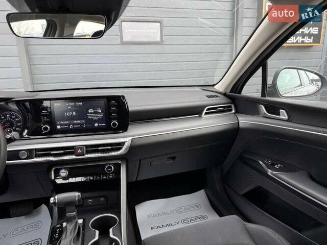Сірий Кіа K5, об'ємом двигуна 1.6 л та пробігом 58 тис. км за 22600 $, фото 13 на Automoto.ua