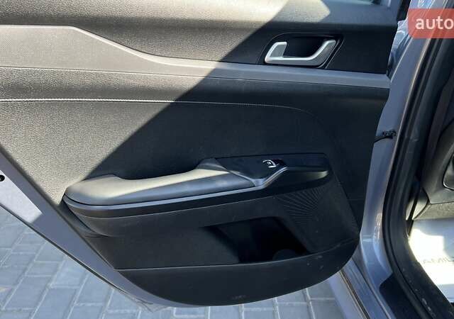 Сірий Кіа K5, об'ємом двигуна 1.6 л та пробігом 62 тис. км за 22600 $, фото 15 на Automoto.ua