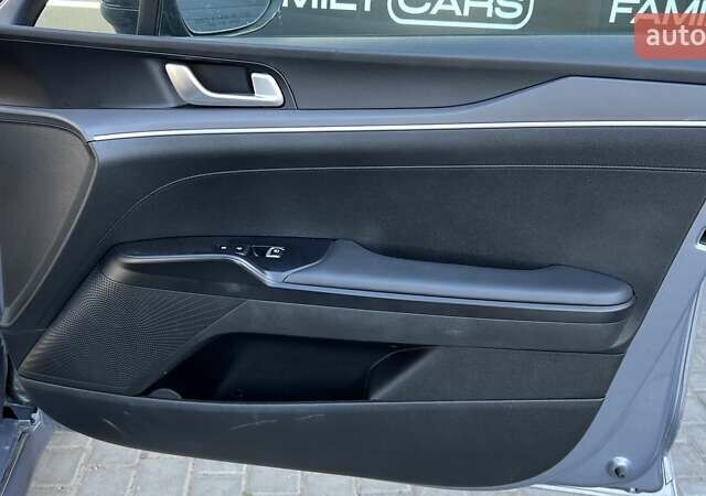 Сірий Кіа K5, об'ємом двигуна 1.6 л та пробігом 62 тис. км за 22600 $, фото 19 на Automoto.ua