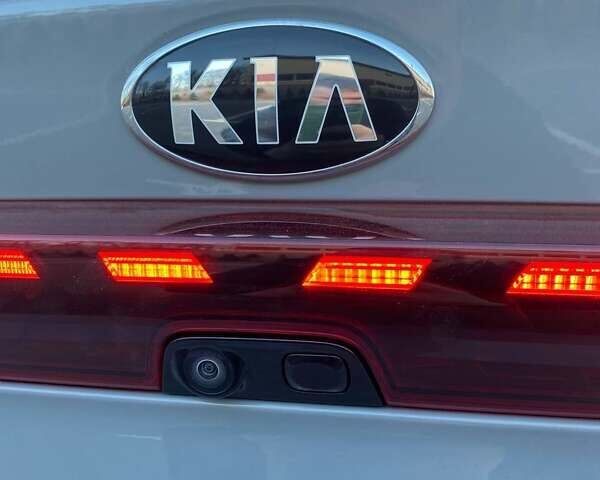 Серый Киа K5, объемом двигателя 1.6 л и пробегом 57 тыс. км за 21999 $, фото 16 на Automoto.ua
