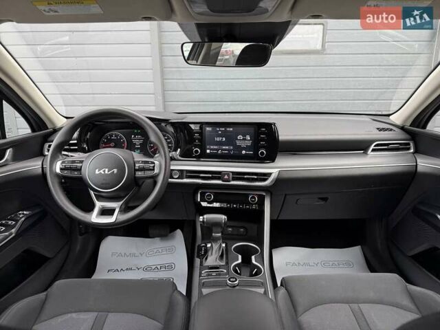 Сірий Кіа K5, об'ємом двигуна 1.6 л та пробігом 58 тис. км за 22600 $, фото 11 на Automoto.ua