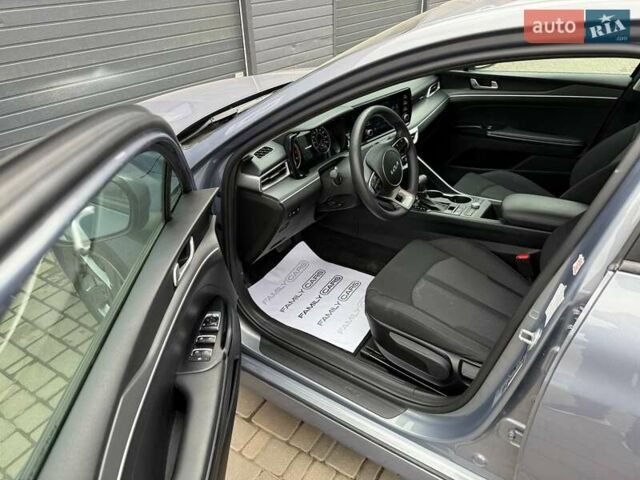 Сірий Кіа K5, об'ємом двигуна 1.6 л та пробігом 58 тис. км за 22600 $, фото 8 на Automoto.ua