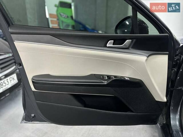 Сірий Кіа K5, об'ємом двигуна 1.6 л та пробігом 68 тис. км за 15999 $, фото 12 на Automoto.ua