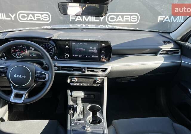 Сірий Кіа K5, об'ємом двигуна 1.6 л та пробігом 62 тис. км за 22600 $, фото 9 на Automoto.ua