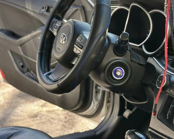 Синий Киа K5, объемом двигателя 2 л и пробегом 225 тыс. км за 7990 $, фото 7 на Automoto.ua