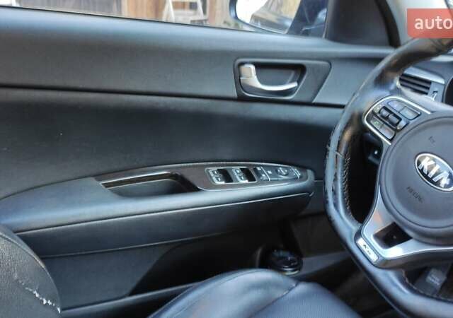 Синій Кіа K5, об'ємом двигуна 1.7 л та пробігом 280 тис. км за 12800 $, фото 9 на Automoto.ua