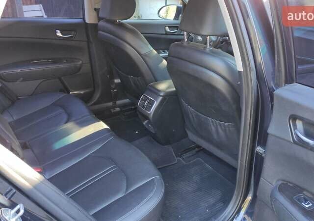 Синій Кіа K5, об'ємом двигуна 1.7 л та пробігом 280 тис. км за 12800 $, фото 5 на Automoto.ua