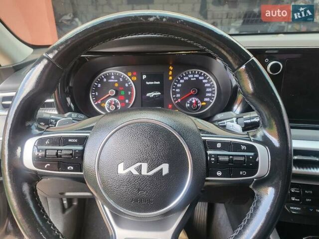 Синий Киа K5, объемом двигателя 2 л и пробегом 116 тыс. км за 24550 $, фото 4 на Automoto.ua