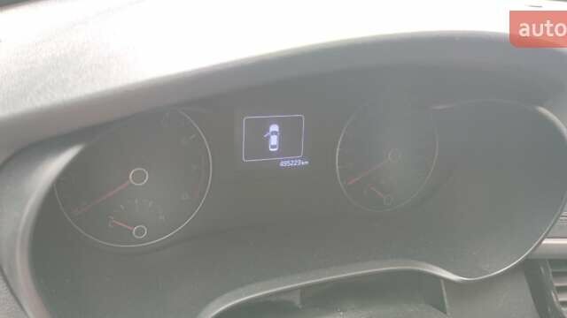 Помаранчевий Кіа K5, об'ємом двигуна 2 л та пробігом 495 тис. км за 9800 $, фото 1 на Automoto.ua