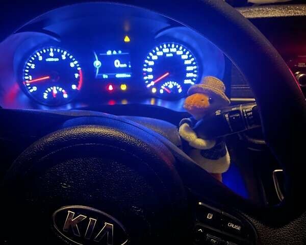 Помаранчевий Кіа K5, об'ємом двигуна 2 л та пробігом 465 тис. км за 9100 $, фото 5 на Automoto.ua