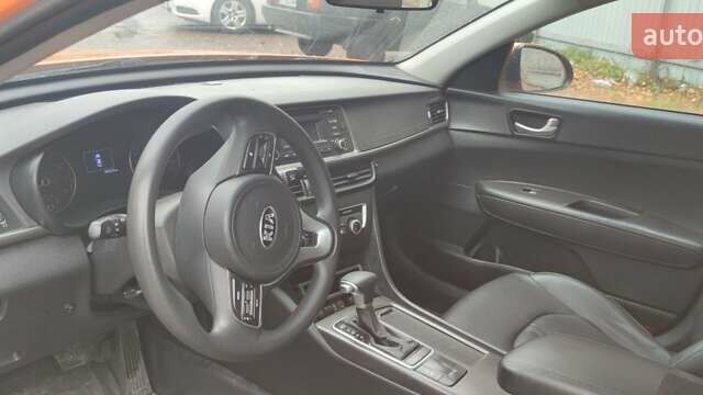 Помаранчевий Кіа K5, об'ємом двигуна 2 л та пробігом 495 тис. км за 9800 $, фото 3 на Automoto.ua