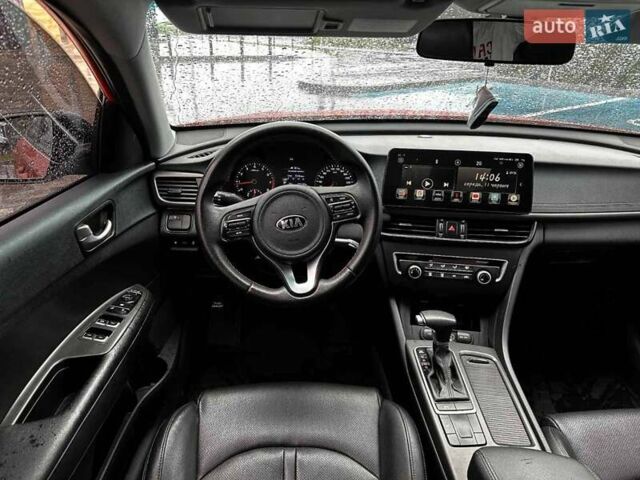 Оранжевый Киа K5, объемом двигателя 2 л и пробегом 323 тыс. км за 9400 $, фото 24 на Automoto.ua