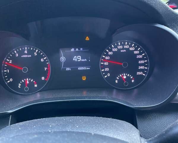 Помаранчевий Кіа K5, об'ємом двигуна 2 л та пробігом 465 тис. км за 9100 $, фото 16 на Automoto.ua