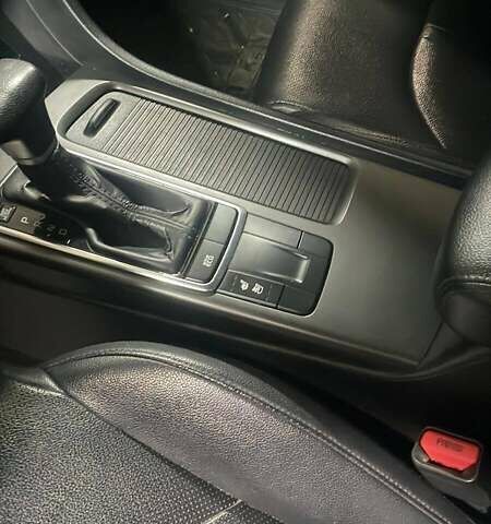 Помаранчевий Кіа K5, об'ємом двигуна 2 л та пробігом 465 тис. км за 9100 $, фото 3 на Automoto.ua