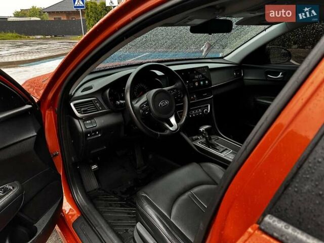 Оранжевый Киа K5, объемом двигателя 2 л и пробегом 323 тыс. км за 9400 $, фото 46 на Automoto.ua