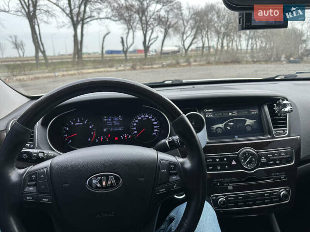 Белый Киа K7, объемом двигателя 3 л и пробегом 235 тыс. км за 11699 $, фото 44 на Automoto.ua