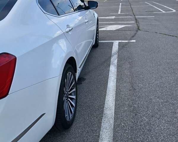 Белый Киа K7, объемом двигателя 3 л и пробегом 246 тыс. км за 11800 $, фото 8 на Automoto.ua