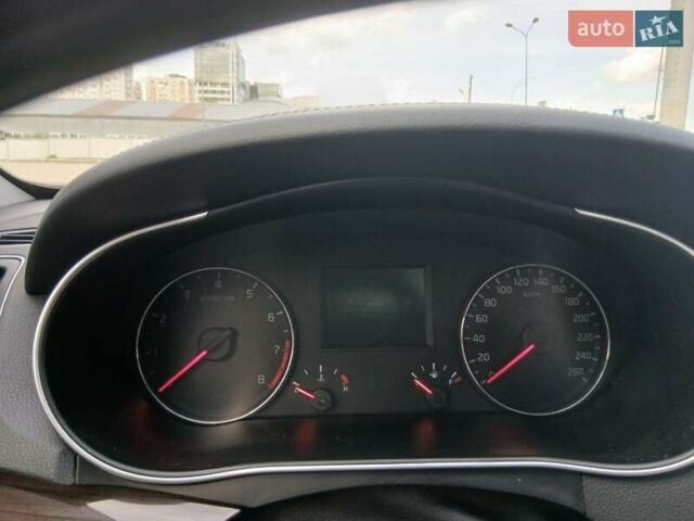 Белый Киа K7, объемом двигателя 3 л и пробегом 246 тыс. км за 11800 $, фото 23 на Automoto.ua