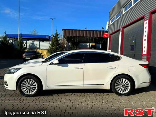 Белый Киа K7, объемом двигателя 3 л и пробегом 189 тыс. км за 18200 $, фото 5 на Automoto.ua