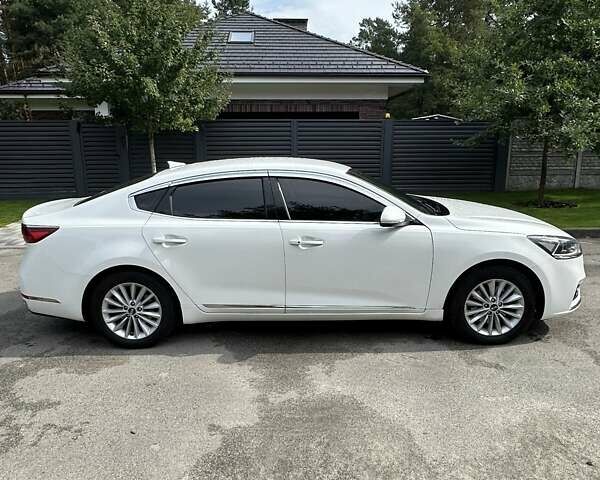 Белый Киа K7, объемом двигателя 3 л и пробегом 310 тыс. км за 13699 $, фото 4 на Automoto.ua