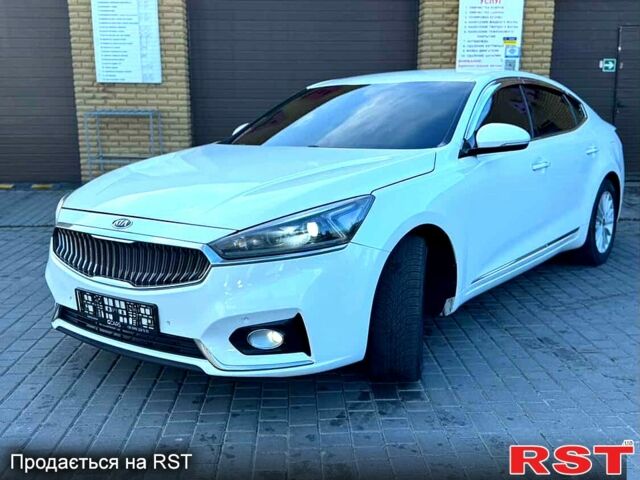 Белый Киа K7, объемом двигателя 3 л и пробегом 189 тыс. км за 18200 $, фото 3 на Automoto.ua