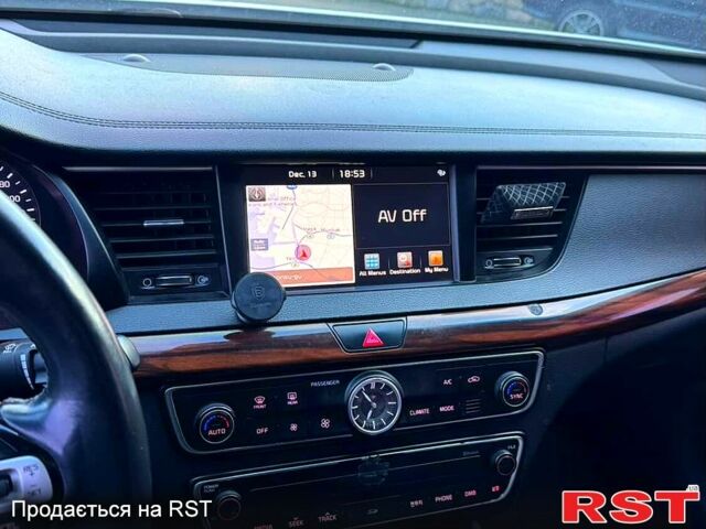 Белый Киа K7, объемом двигателя 3 л и пробегом 189 тыс. км за 18200 $, фото 11 на Automoto.ua