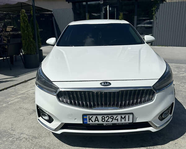 Белый Киа K7, объемом двигателя 3 л и пробегом 310 тыс. км за 13699 $, фото 3 на Automoto.ua