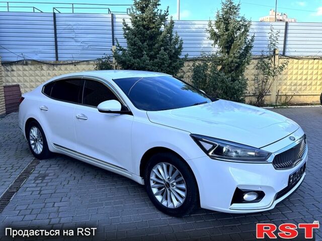 Білий Кіа K7, об'ємом двигуна 3 л та пробігом 220 тис. км за 17800 $, фото 6 на Automoto.ua