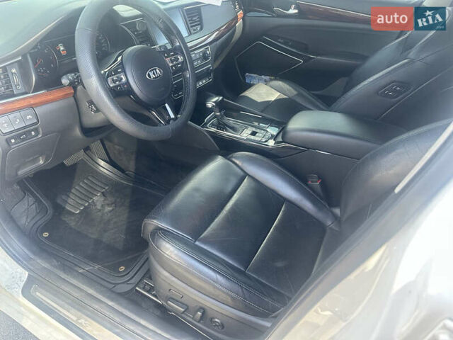 Білий Кіа K7, об'ємом двигуна 3 л та пробігом 270 тис. км за 17000 $, фото 8 на Automoto.ua