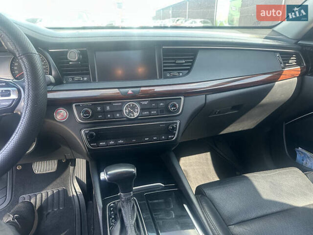 Білий Кіа K7, об'ємом двигуна 3 л та пробігом 270 тис. км за 17000 $, фото 10 на Automoto.ua