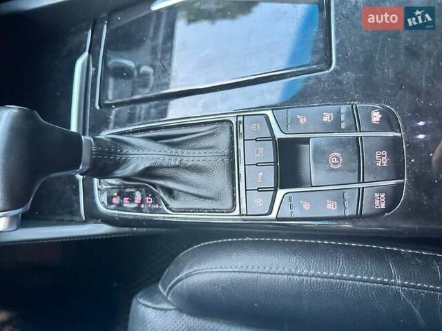 Білий Кіа K7, об'ємом двигуна 2.2 л та пробігом 188 тис. км за 21000 $, фото 16 на Automoto.ua
