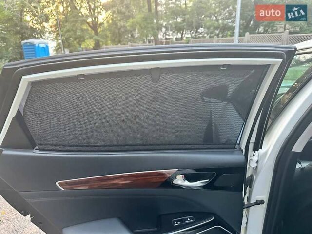 Білий Кіа K7, об'ємом двигуна 2.2 л та пробігом 188 тис. км за 21000 $, фото 9 на Automoto.ua