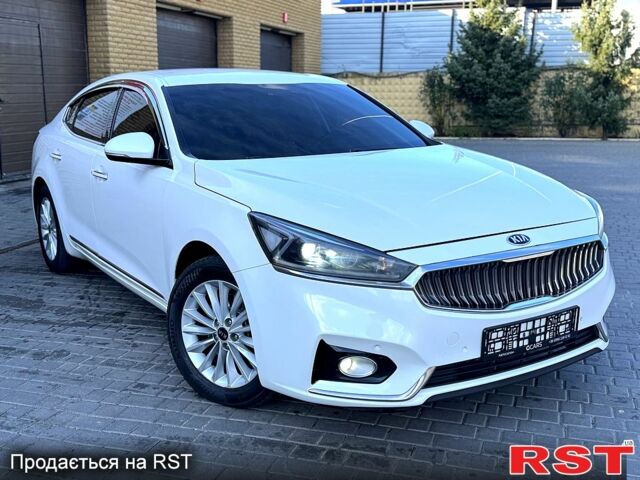 Білий Кіа K7, об'ємом двигуна 3 л та пробігом 220 тис. км за 17800 $, фото 2 на Automoto.ua