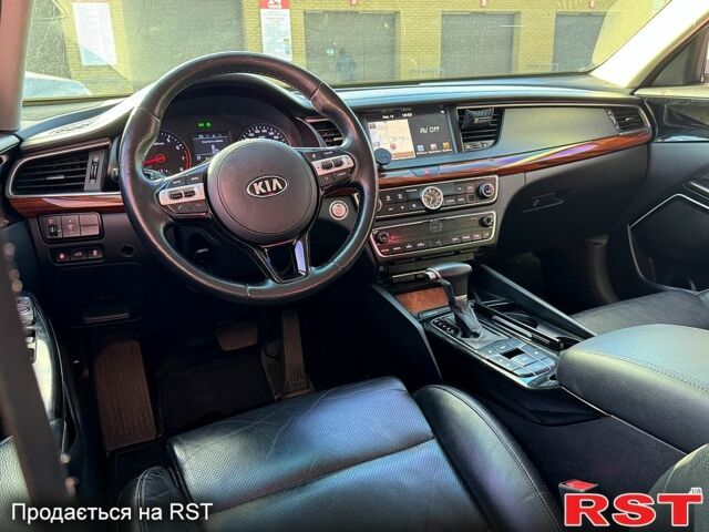 Білий Кіа K7, об'ємом двигуна 3 л та пробігом 220 тис. км за 17800 $, фото 8 на Automoto.ua