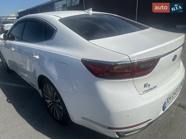 Білий Кіа K7, об'ємом двигуна 3 л та пробігом 270 тис. км за 17000 $, фото 3 на Automoto.ua