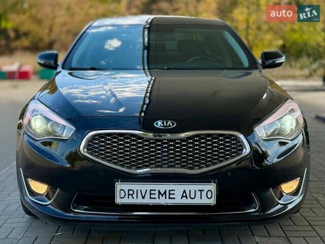 Черный Киа K7, объемом двигателя 3 л и пробегом 167 тыс. км за 9999 $, фото 1 на Automoto.ua