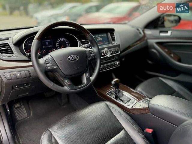 Черный Киа K7, объемом двигателя 3 л и пробегом 167 тыс. км за 9999 $, фото 7 на Automoto.ua