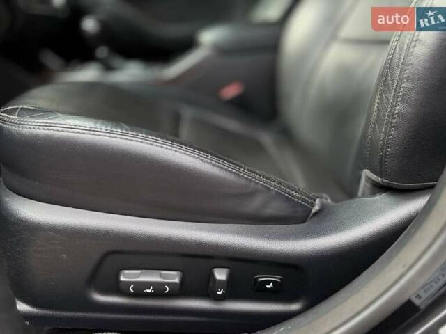 Чорний Кіа K7, об'ємом двигуна 3 л та пробігом 167 тис. км за 9499 $, фото 29 на Automoto.ua