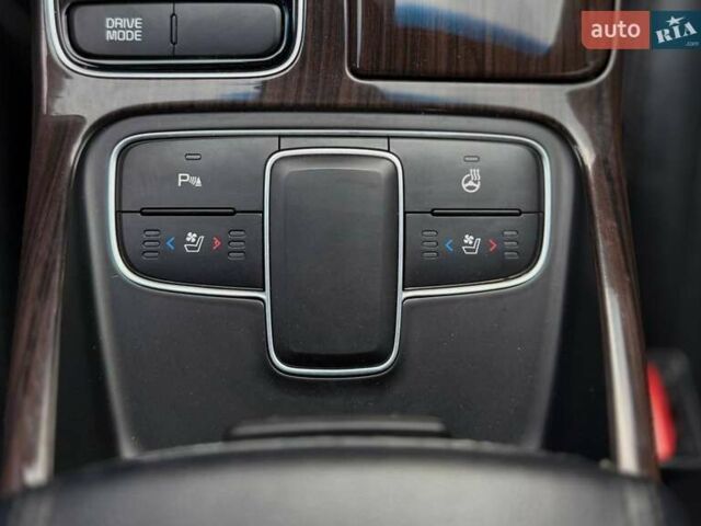 Чорний Кіа K7, об'ємом двигуна 3 л та пробігом 167 тис. км за 9499 $, фото 39 на Automoto.ua