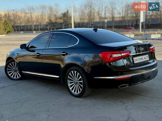 Чорний Кіа K7, об'ємом двигуна 3 л та пробігом 167 тис. км за 9499 $, фото 6 на Automoto.ua