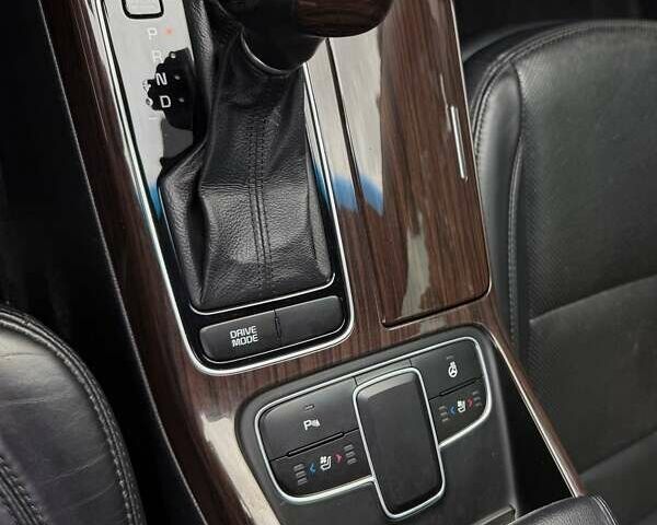 Чорний Кіа K7, об'ємом двигуна 3 л та пробігом 167 тис. км за 9499 $, фото 40 на Automoto.ua