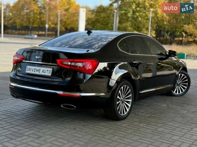 Черный Киа K7, объемом двигателя 3 л и пробегом 167 тыс. км за 9999 $, фото 3 на Automoto.ua