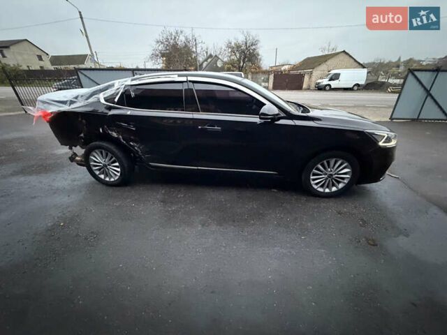 Чорний Кіа K7, об'ємом двигуна 3 л та пробігом 380 тис. км за 8200 $, фото 5 на Automoto.ua