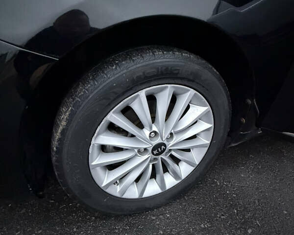 Чорний Кіа K7, об'ємом двигуна 3 л та пробігом 380 тис. км за 8200 $, фото 21 на Automoto.ua