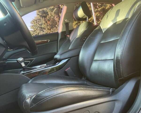 Черный Киа K7, объемом двигателя 2.2 л и пробегом 240 тыс. км за 18800 $, фото 40 на Automoto.ua