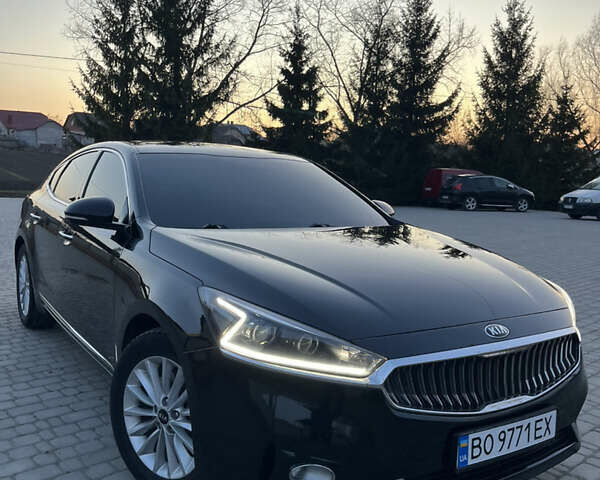 Черный Киа K7, объемом двигателя 2.2 л и пробегом 240 тыс. км за 18999 $, фото 1 на Automoto.ua