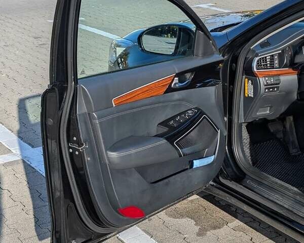 Черный Киа K7, объемом двигателя 2.2 л и пробегом 205 тыс. км за 19500 $, фото 2 на Automoto.ua