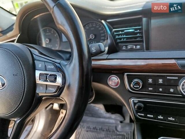 Черный Киа K7, объемом двигателя 3 л и пробегом 233 тыс. км за 14500 $, фото 6 на Automoto.ua