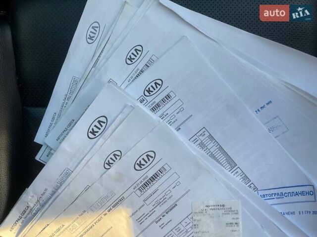Черный Киа K7, объемом двигателя 2.2 л и пробегом 240 тыс. км за 18800 $, фото 3 на Automoto.ua